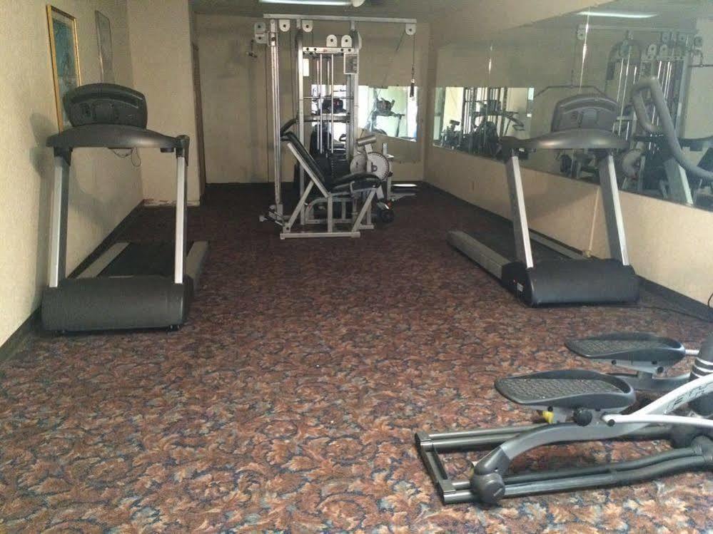 Plaza Hotel And Suites Pine Bluff Extérieur photo