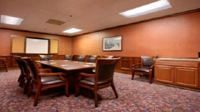 Plaza Hotel And Suites Pine Bluff Facilités photo